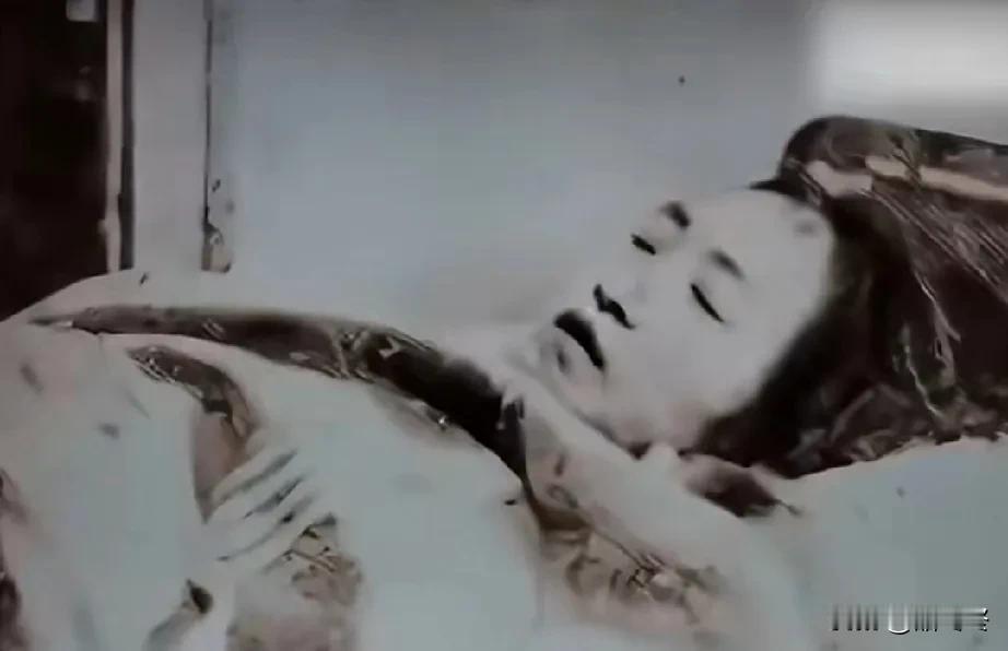 这是被日本禁播的烈士画面！
1905年出生的她，在学生时代就积极投身革命，192