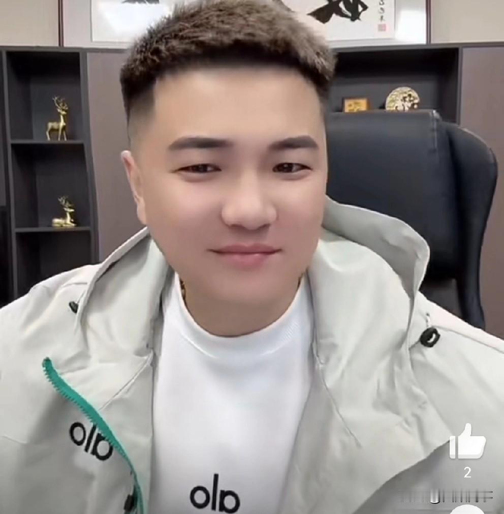 阿宇否认和散打签合同，感谢给我宣传！

           还有那八卦傻不拉几