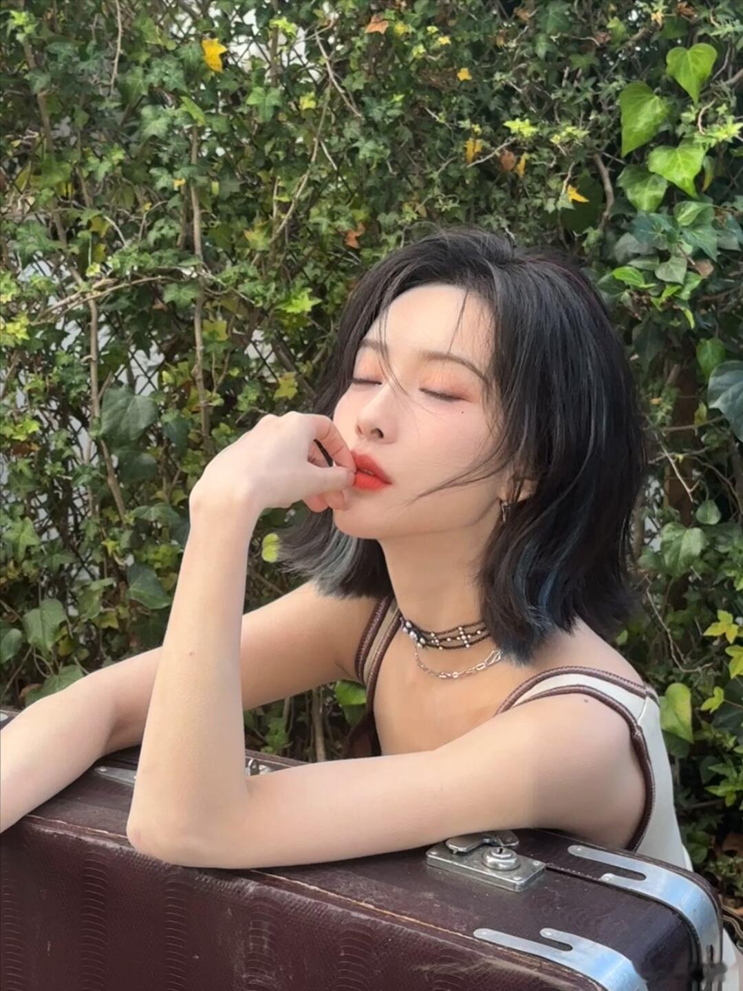 #孟子义最新直播造型#孟子义真是古希腊掌管live图的神，短发造型真的很有氛围感