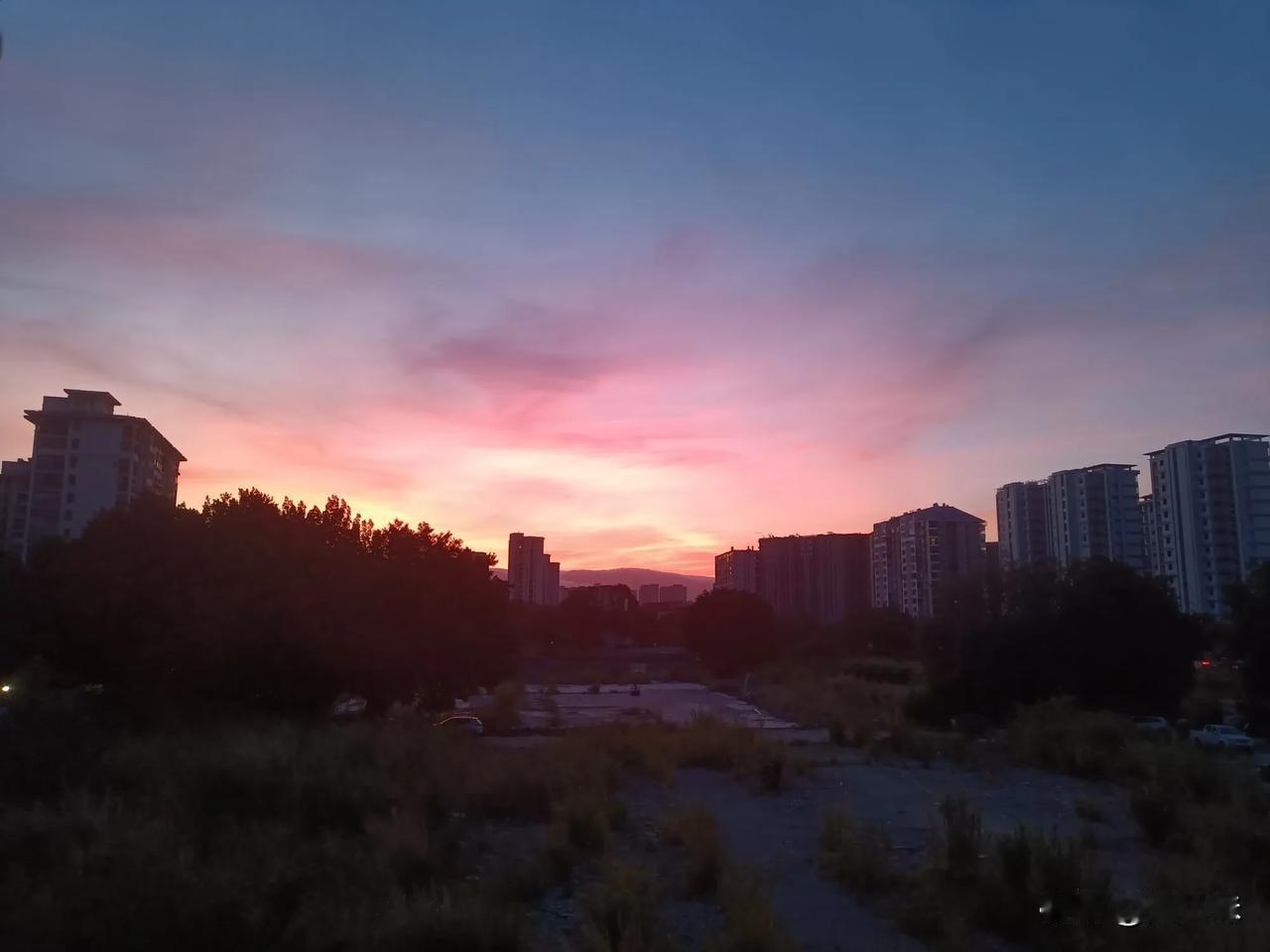 #分享一张有关天空的照片#