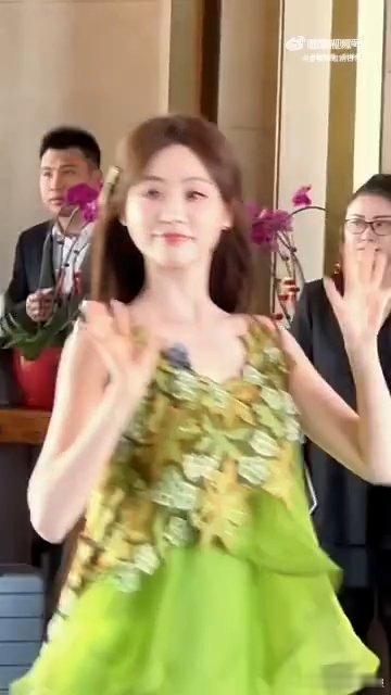 看到祝绪丹上浪姐，这上班路透直接把我拿捏，小精灵造型太出圈，坐等舞台惊艳。 