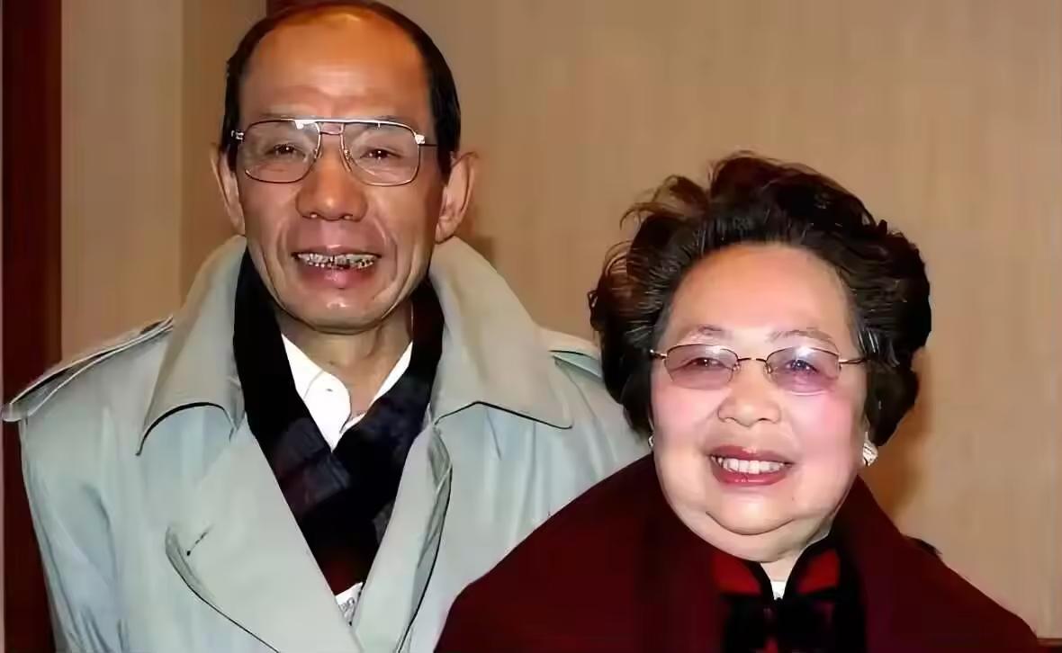 魏宗万老师离世了。他最放心不下的既不是继女于虹，也不是亲女儿魏茗，而是那个他在临