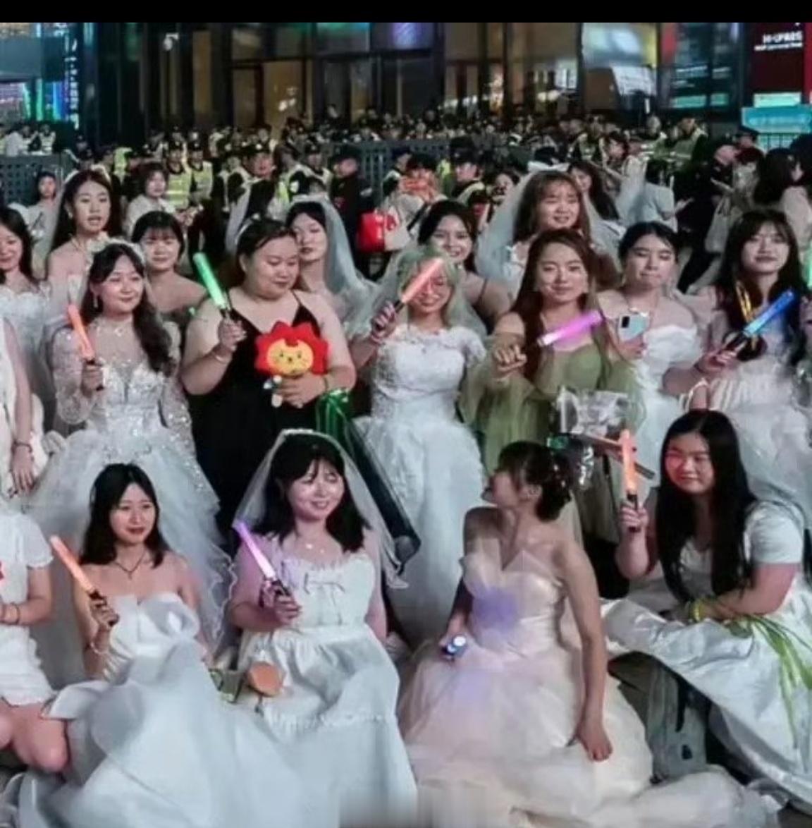 一群被感动的提款机 ​​​