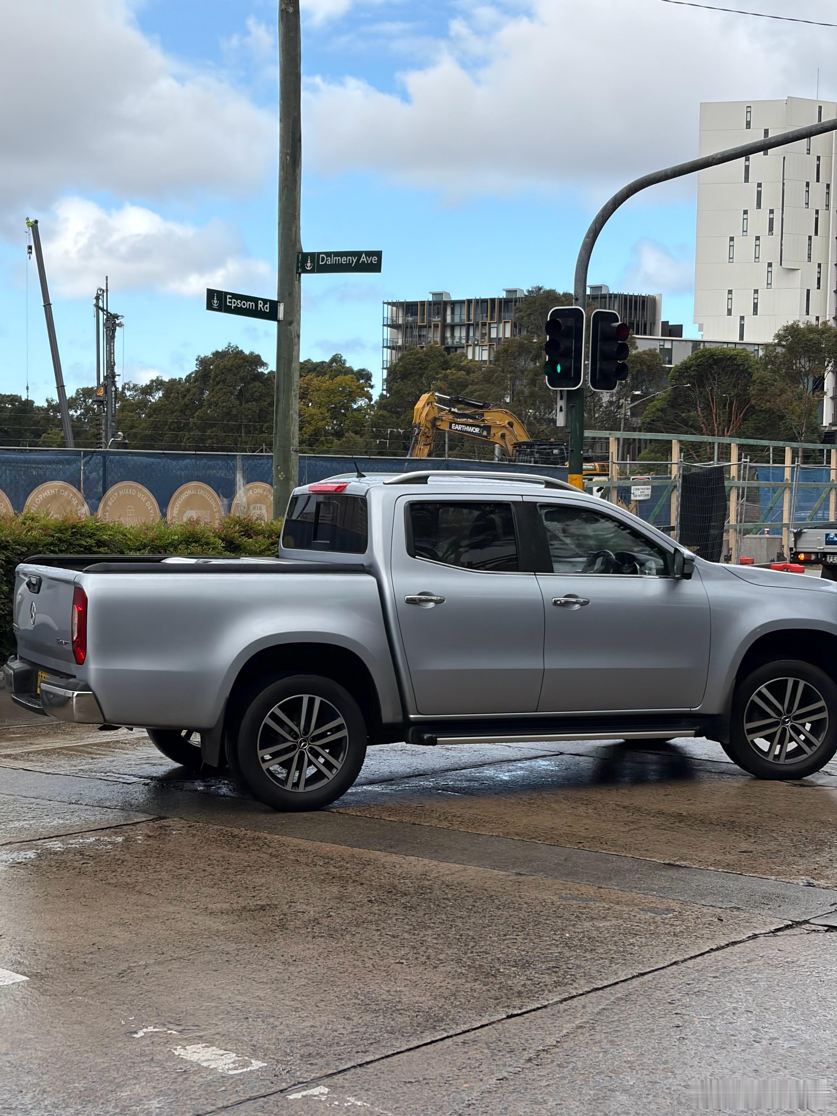 奔驰皮卡，头一回见