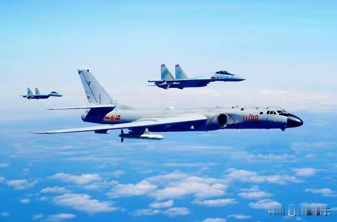 中国通告全球！
10月26日，中国军方发布全球通告：东部战区空军多支编队赴台岛周