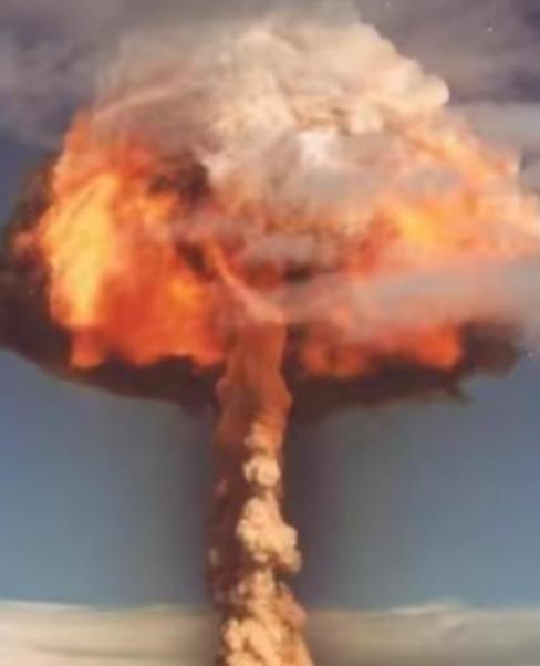 日本右翼对中国发出警告！一旦中国动用“核武器”对日本本土实施打击，那么等着中国的