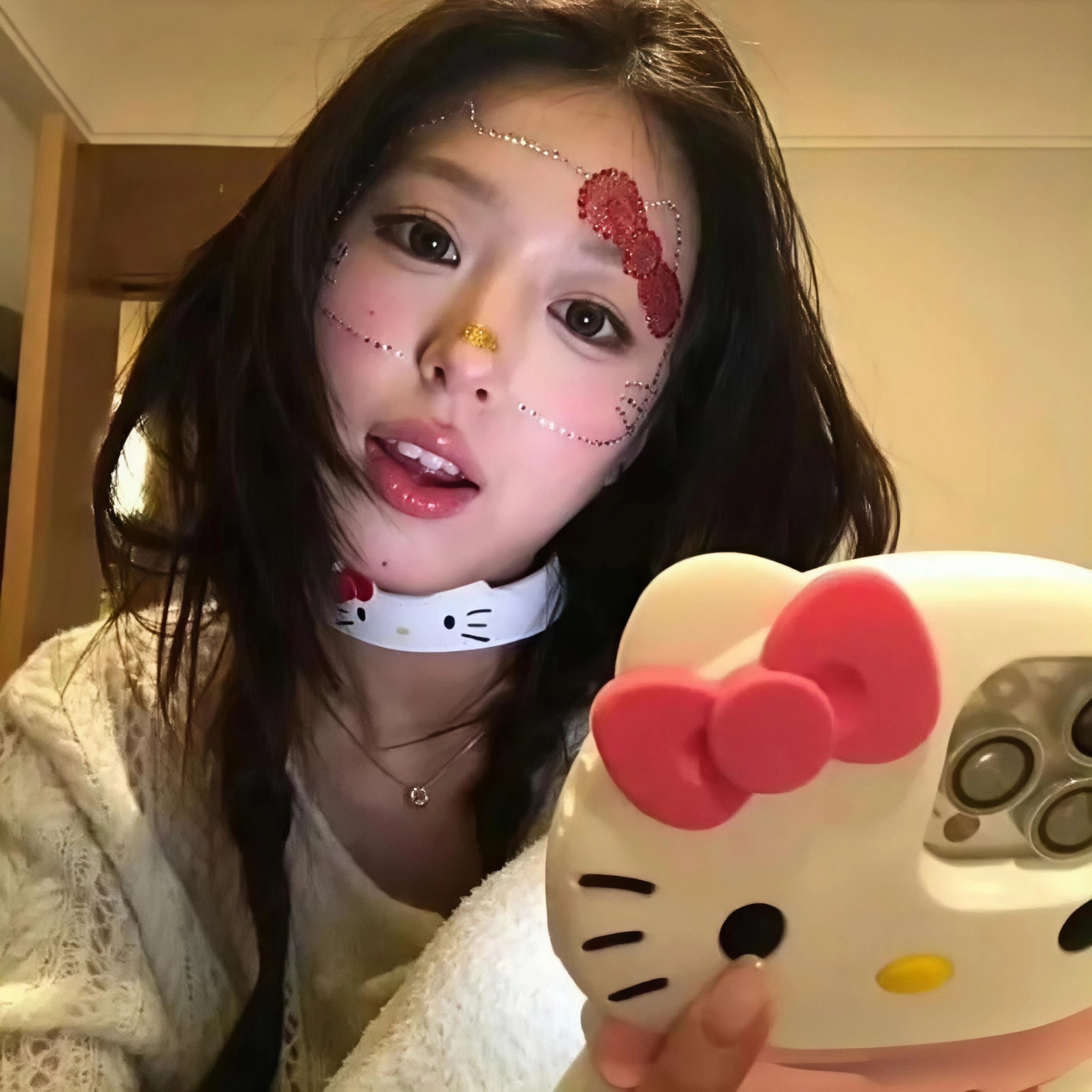 𝑾𝒆𝑪𝒉𝒂𝒕｜高级感｜女生头像｜高质量头像 