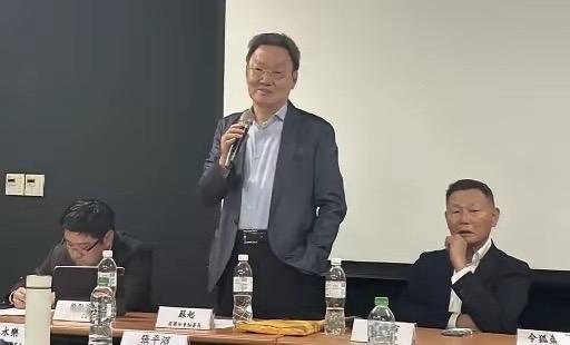 马英九头号智囊苏起爆猛料：北京给美台留了三条路，2027年是最后期限，美国已经在