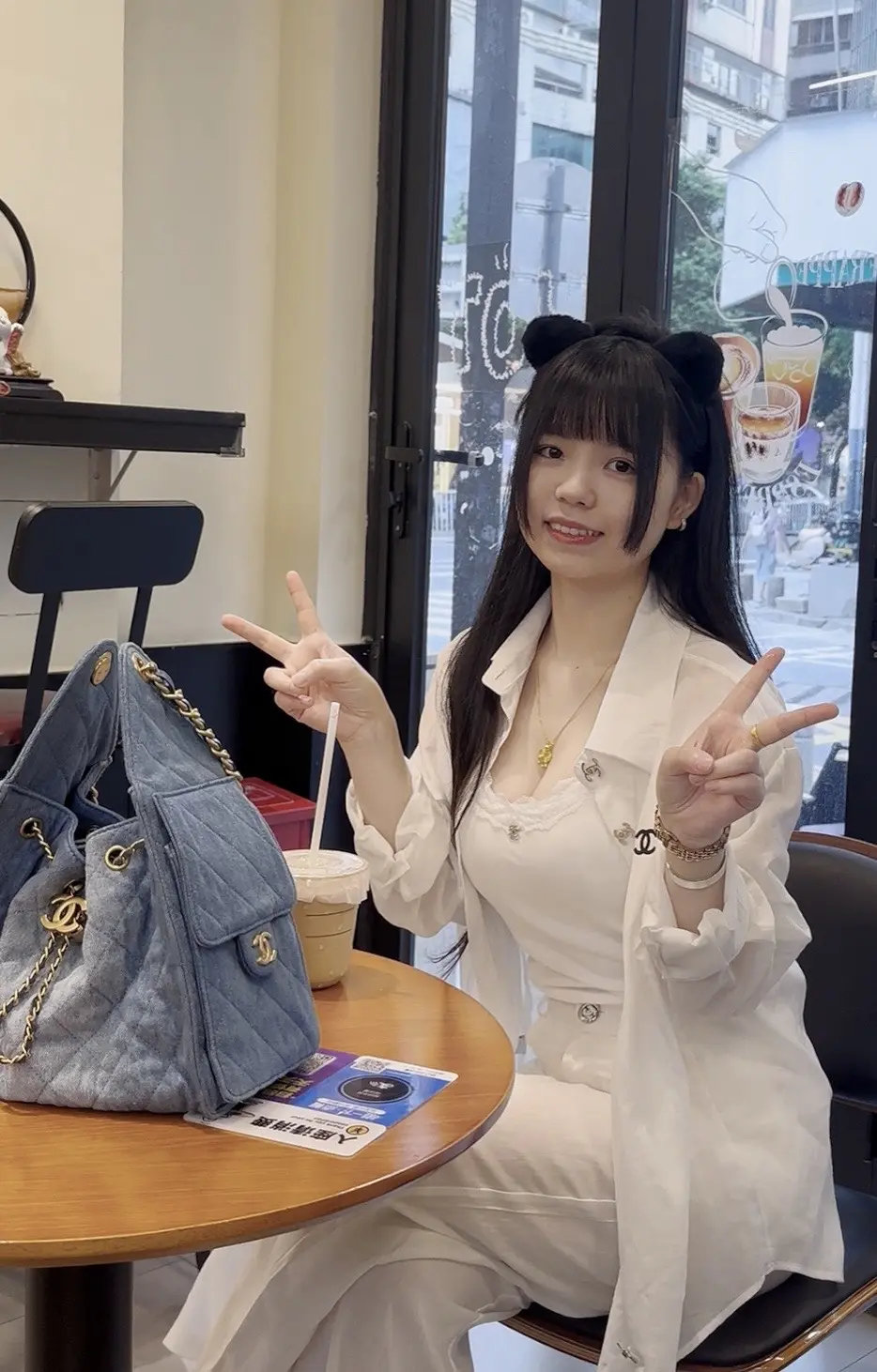 听说好看的人  都会给我留个言😄。