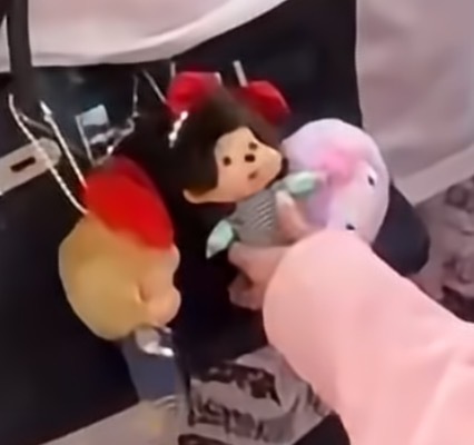 这是啥蒙奇奇泥塑吗 