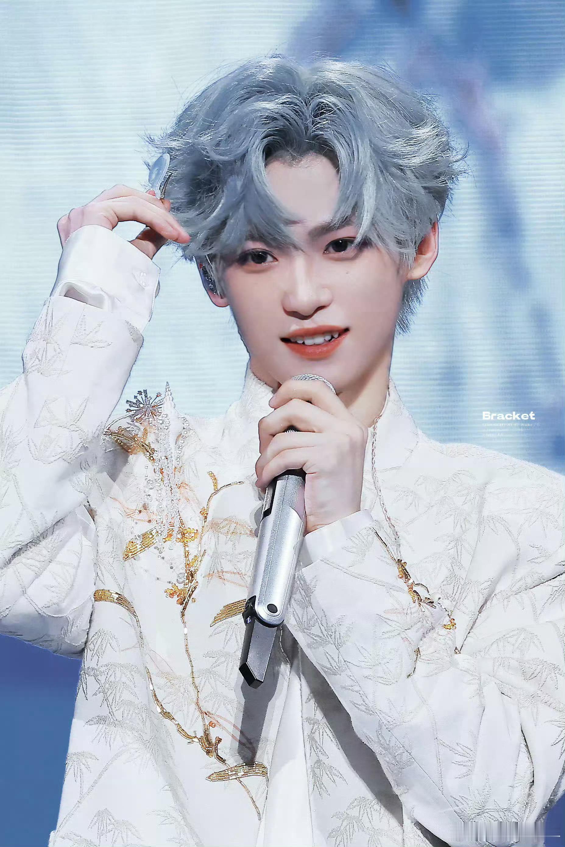 梓渝站姐切错号不认识，只期待梓渝演唱会 