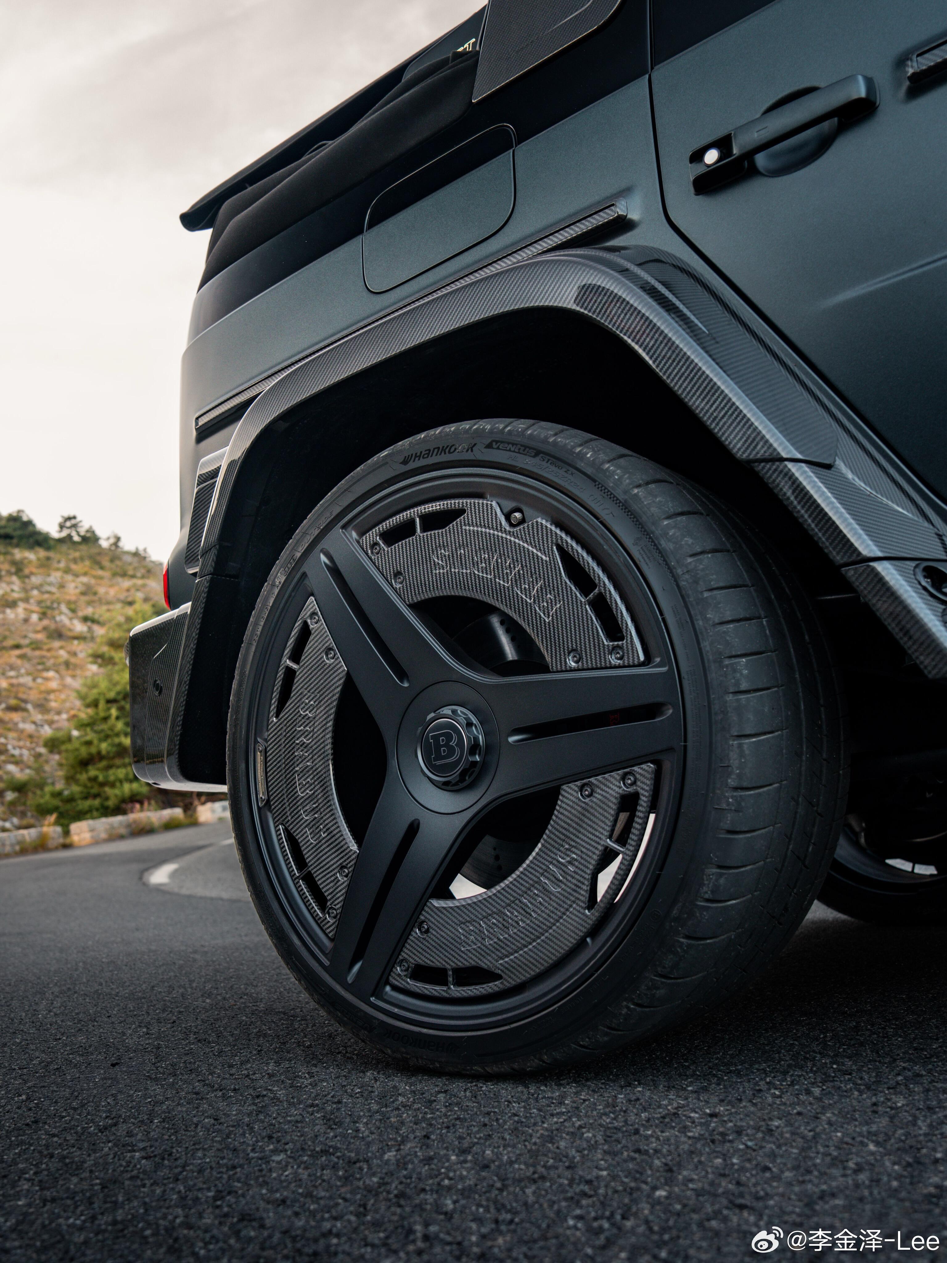BRABUS 900 Rocket Edition敞篷900马力，百公里公里加速