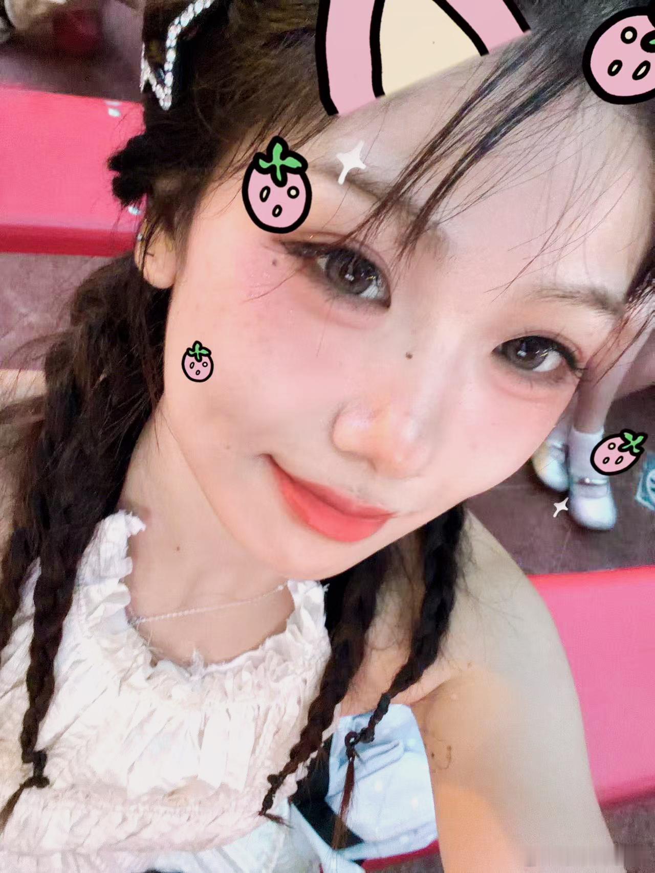 🍓🍓🍓人总要循环在好的磁场里，获得快乐和力量 