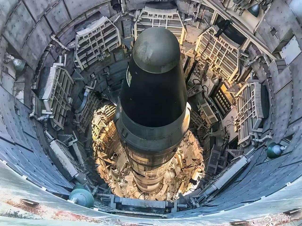 看完俄军这次报复基辅的饱和空袭，能明显看出在后方互攻层面，主动权牢牢握在俄罗斯手