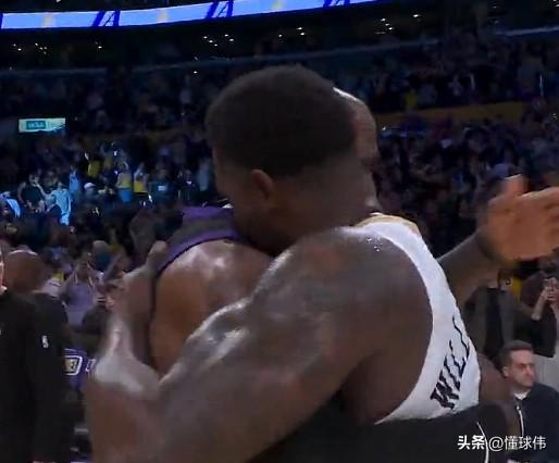 尊重！锡安谈老大哥詹姆斯：

“勒布朗是我尊重的大哥。”

“我很高兴他现在还在