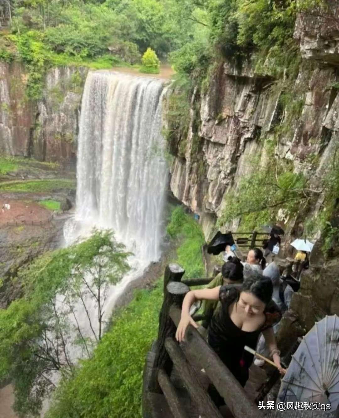 庐山烟雨浙江潮，未到千般恨不消，到得还来别无事，庐山烟雨浙江潮。