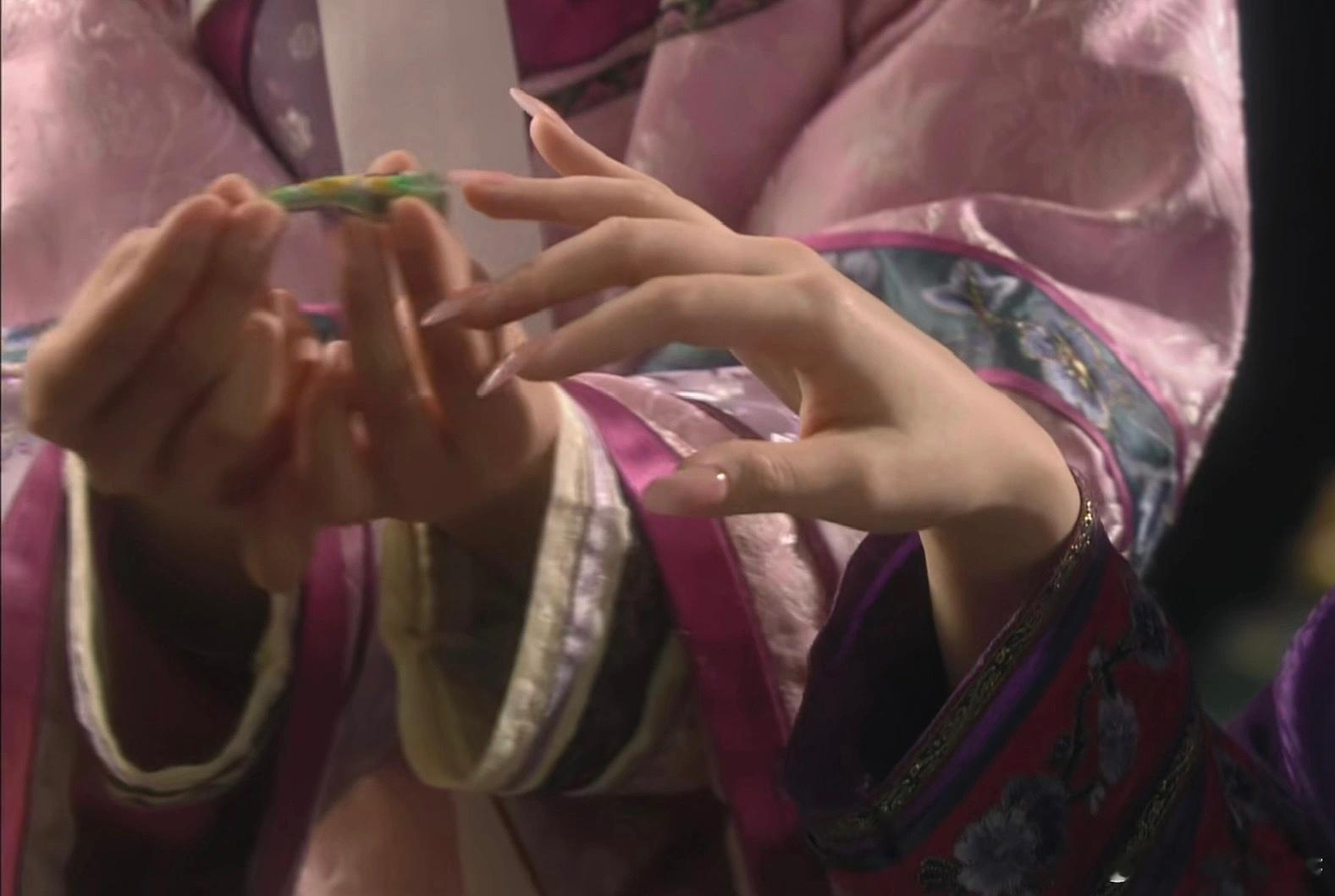 #甄嬛传# 里的纤纤玉手集锦🈶️！都太好看了吧[春游家族]恭喜胖橘凭实力入选?