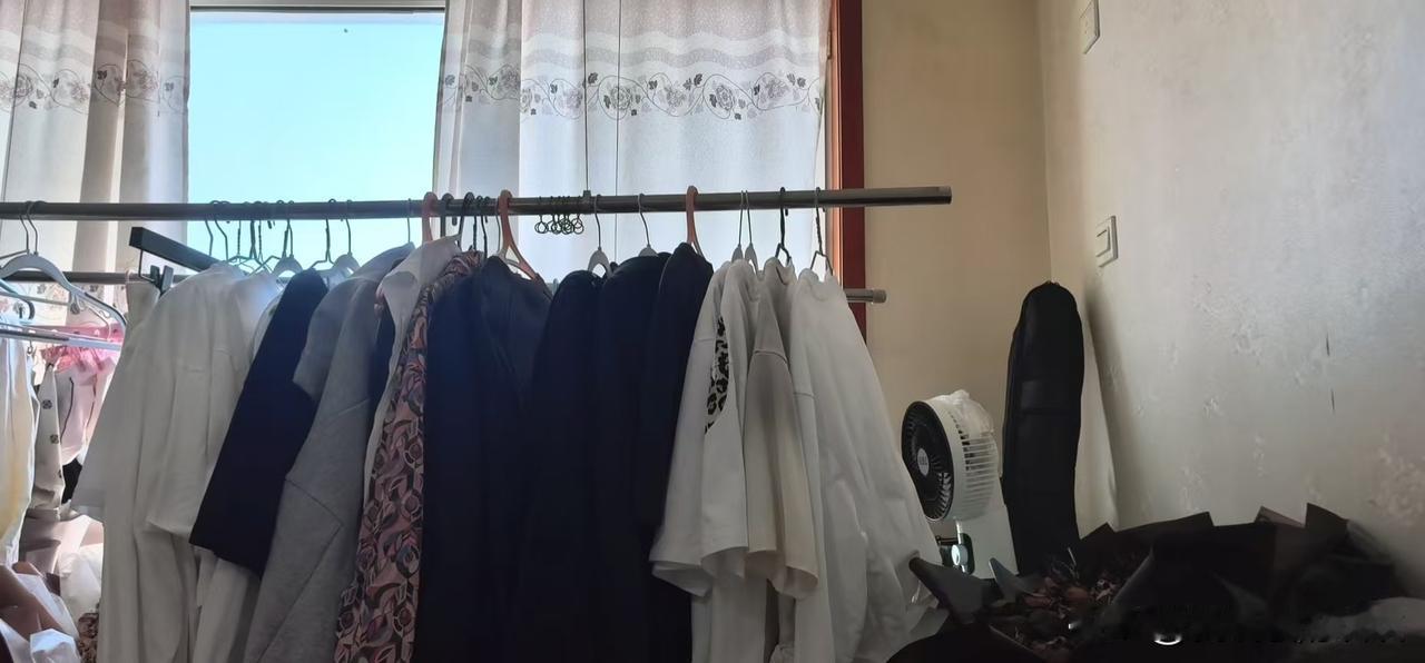 我是乌鲁木齐人，73年属牛的，今年53岁。

今天，发生了一件憋屈的事情。让我感