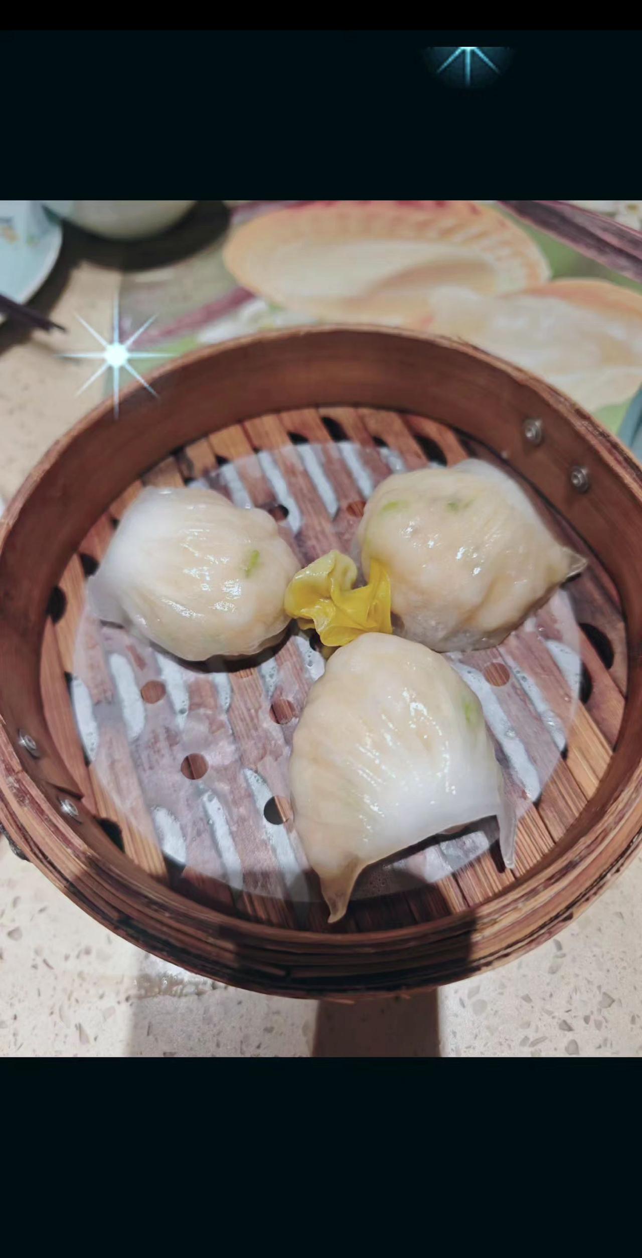 先说爱的人不爱了，后说爱的搭上半条命。情一动心就痛…