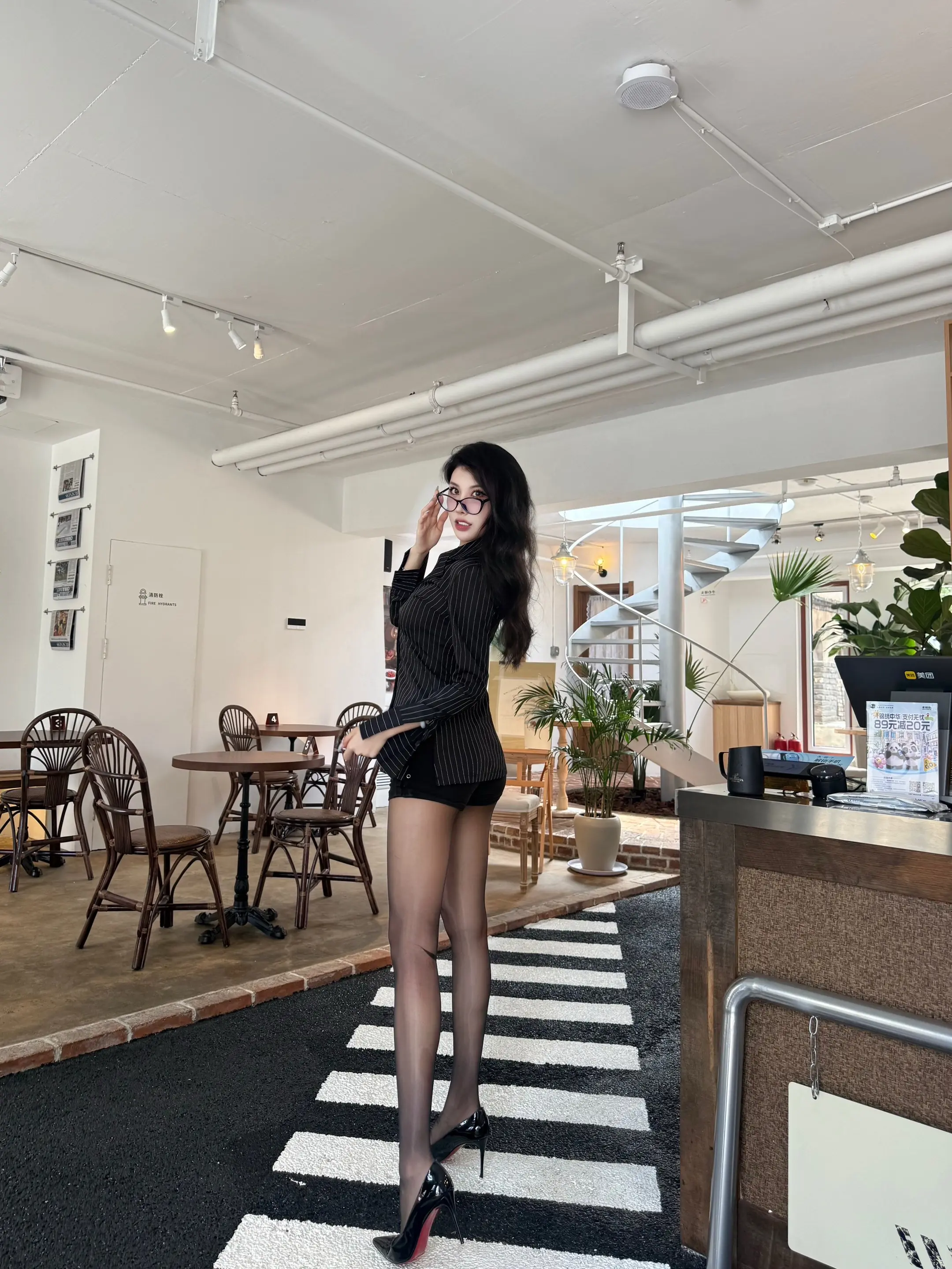 总爱说反话甜辣妹