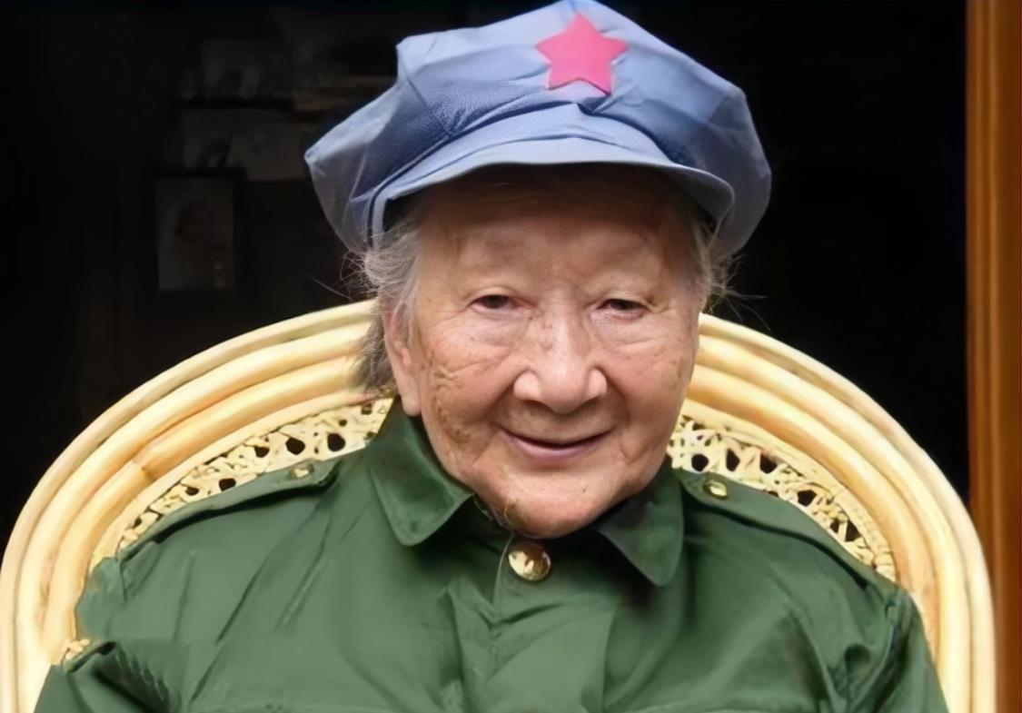 1937年3月的河西走廊，风刮得戈壁滩上的石子都打脸。

梨园口那仗打完，西路军