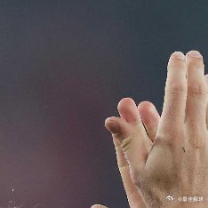波士顿体育场上演的法国对阵挪威之战是美加墨世界杯小组赛阶段最受关注的比赛之一。尽