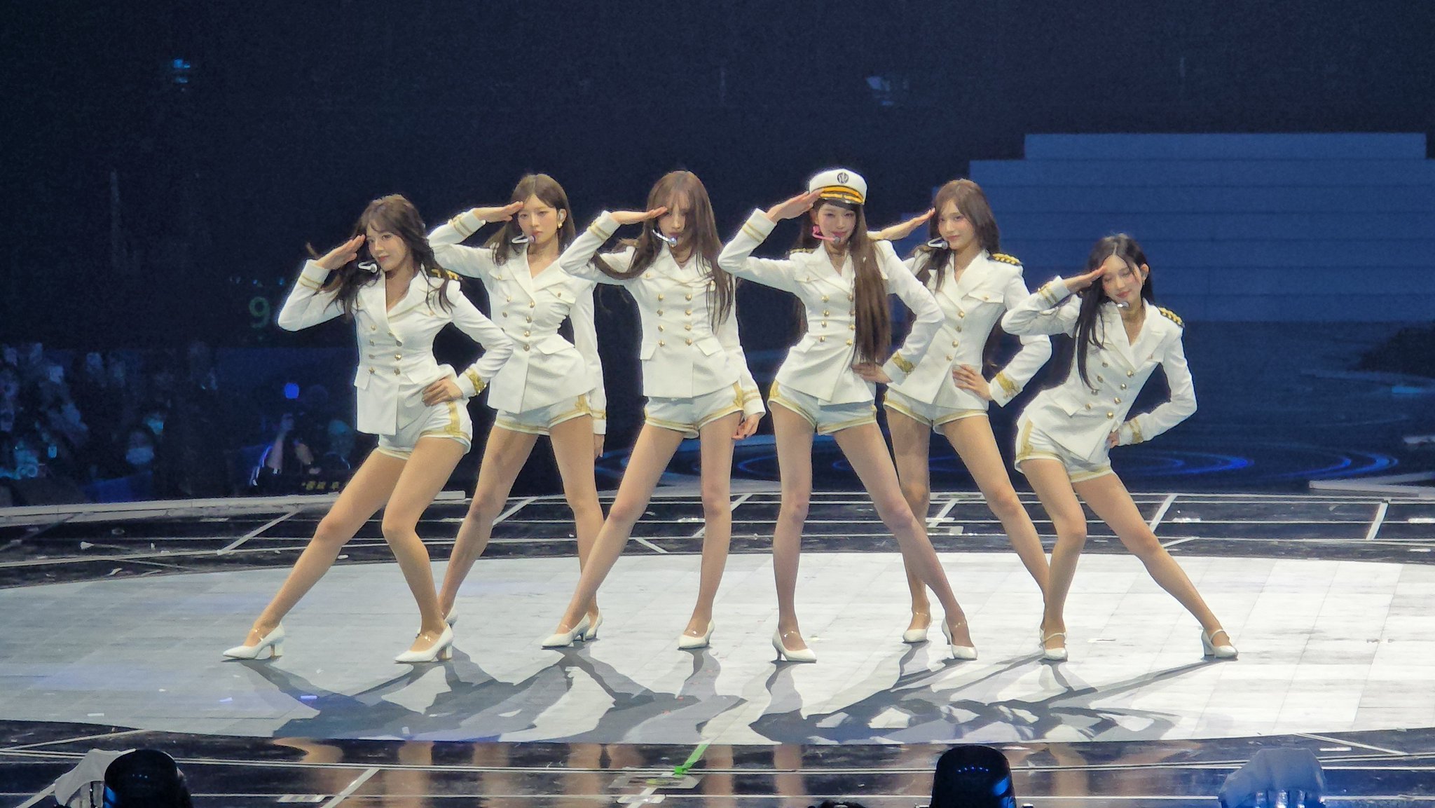 ive的腿【ive】就让原图直出的我们 