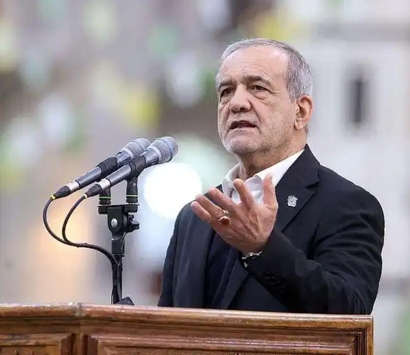 太悲壮了！

伊朗总统佩泽希齐扬表示，自己也做好了为保卫伊朗而牺牲的准备。

想