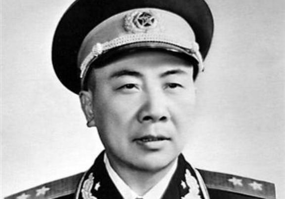 1984年，退休的曾将军来到大连一处水库钓鱼，就在垂钓时，水库的负责人走了过来，