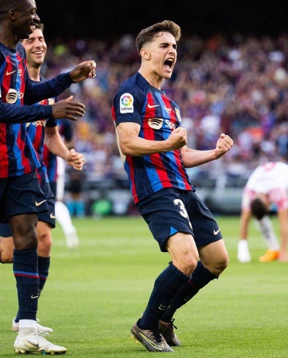 加维在IG上表示：“能够在旧诺坎普打入最后一球永远是我的荣幸和回忆。期待与所有巴