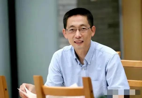 “中国科学院院士”施一公，真是难得的头脑清醒的人，他毫不避讳地指出：“美国科学之