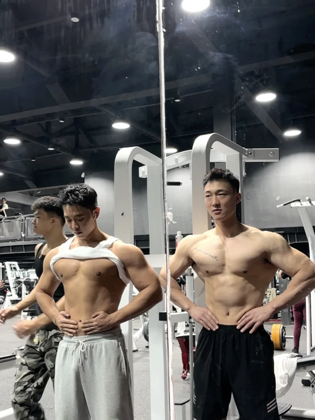 两个肌肉1️⃣｜缺个🍔