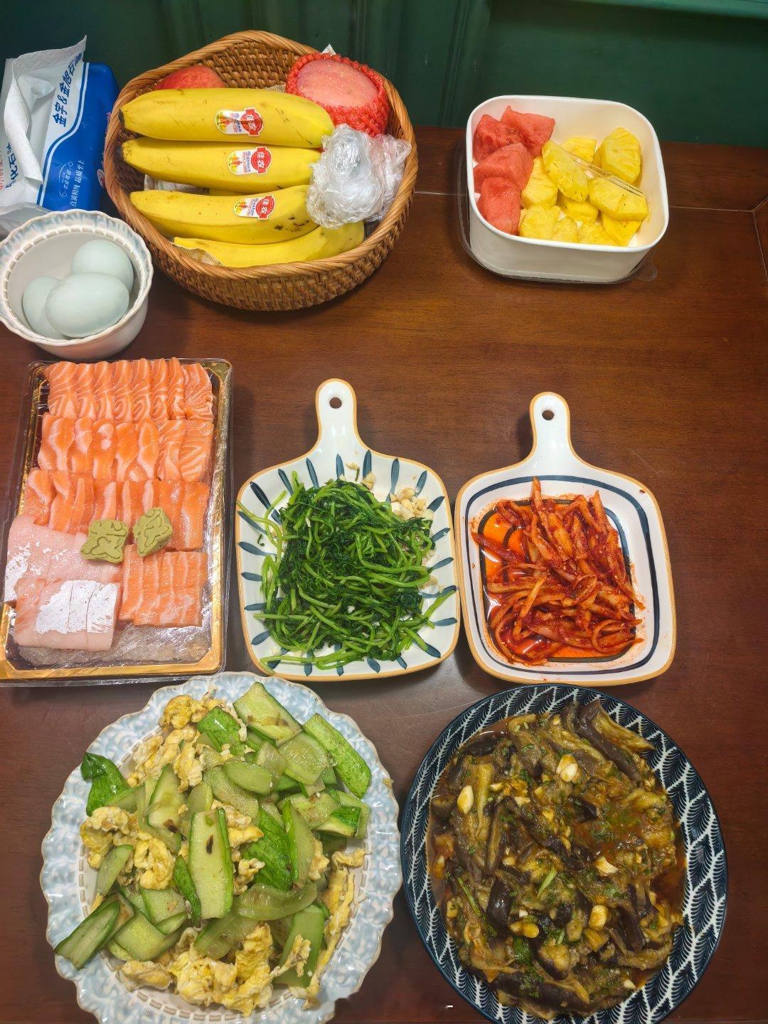 天天出去嘚瑟，今晚赶紧给欢喜爸做上小饭菜