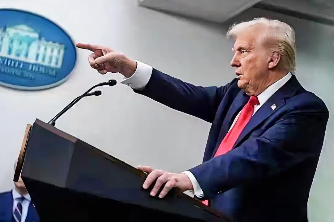 美国占格陵兰之日，或成中国收台最佳窗口期！
 
特朗普为中期选举疯狂加码，竟将魔