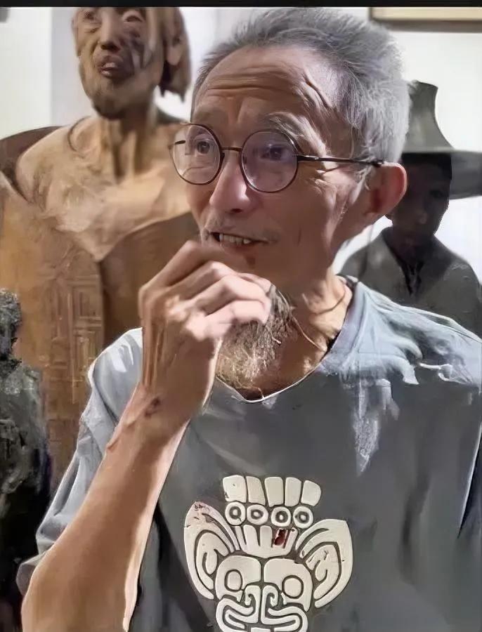 老子像吐舌十年才拆？

这事背后藏着大疑问！

苏州那尊引发争议的老子雕塑终于拆