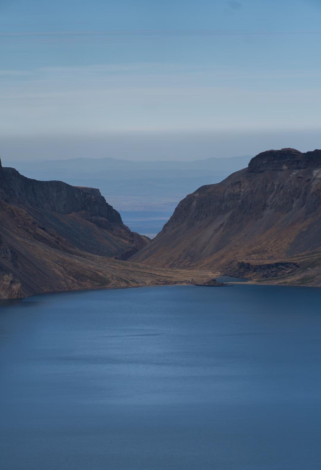 巍巍长白山
滔滔天池水
小时候看过的动画片片尾曲的歌词不知道为啥记了很久，今年终