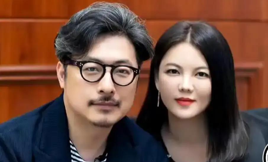 真正毁掉婚姻的，不是出轨，而是能量守恒。
你看李湘和王岳伦。
一个，直播镜头前，