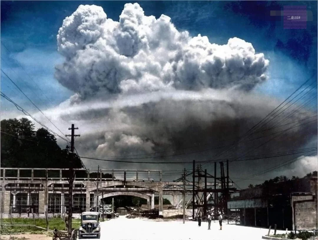 1945年8月9日，日本长崎上空的原子云。这被认为是长崎爆炸15分钟后...