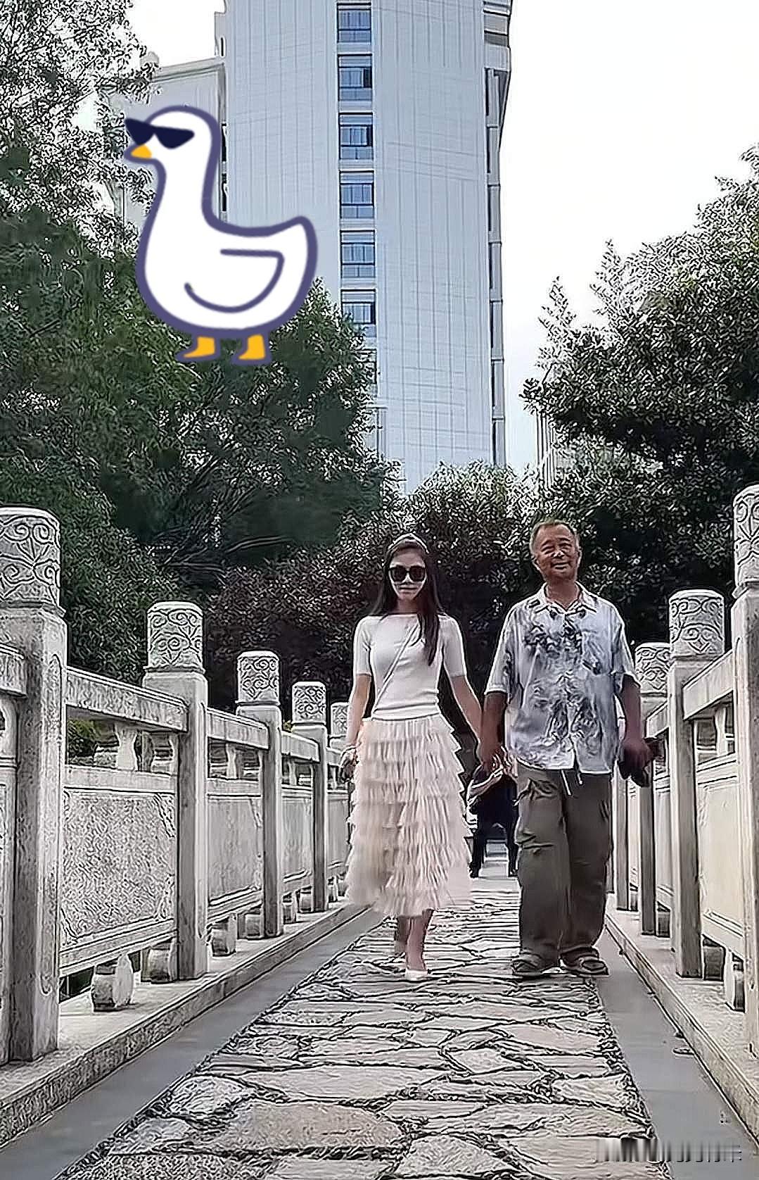 我查了一下，
沈巍和晓晓的事儿，
不查不知道，一查我跪了，
原以为年龄差是道坎，