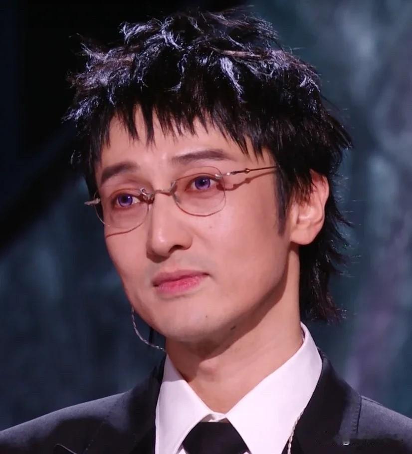 8月16日，王传君用一首歌总结了自己过去的10年，感谢了救赎他走出困境的一群人