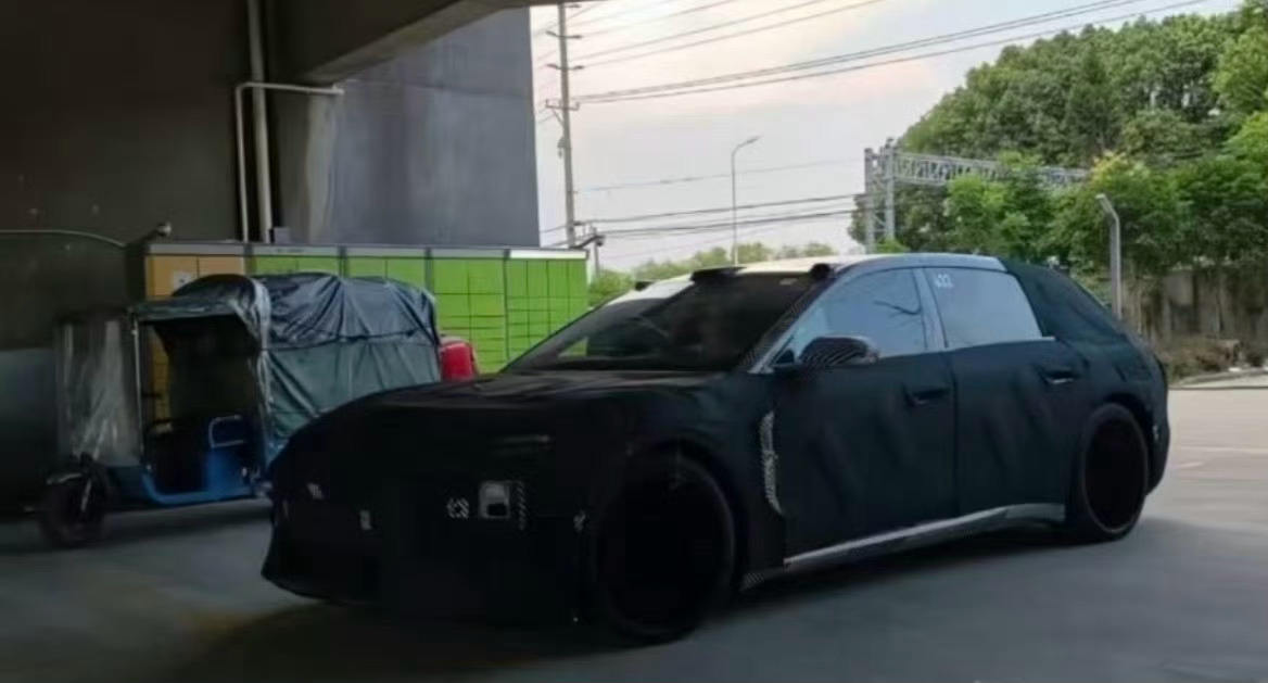 蔚来新旅行车伪装车曝光传说中的 NT3.0 ET5T？据说空间 5 米多，蔚来这