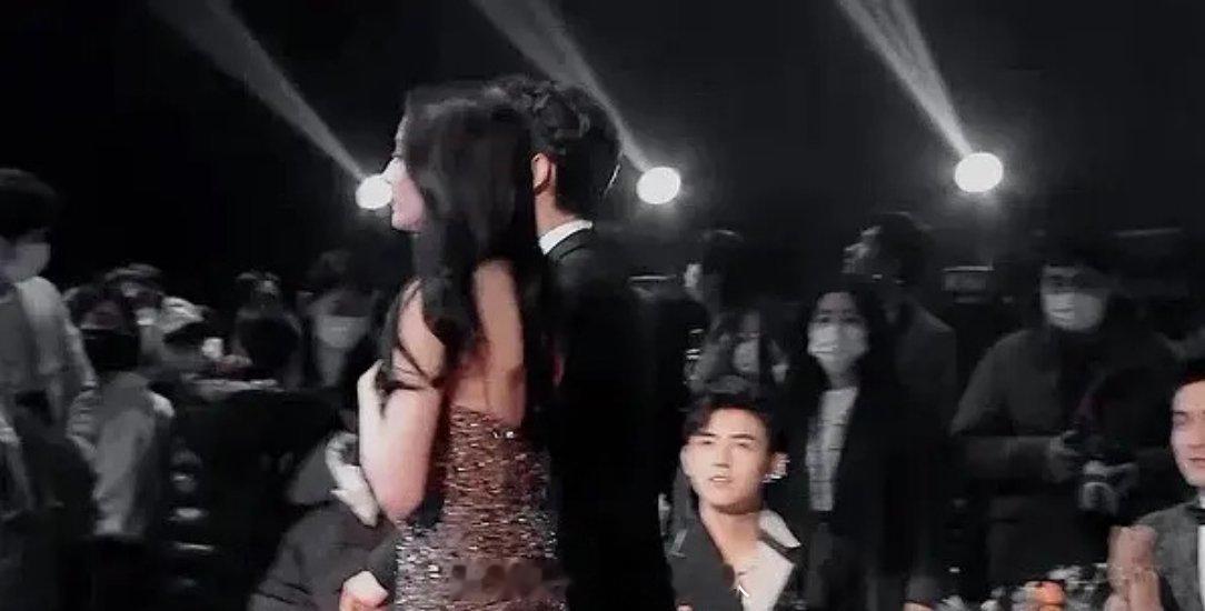 我真的觉得内娱很神性，多年前被陈飞宇罗云熙cpf拿来磕的一组图今天就成了他和迪丽