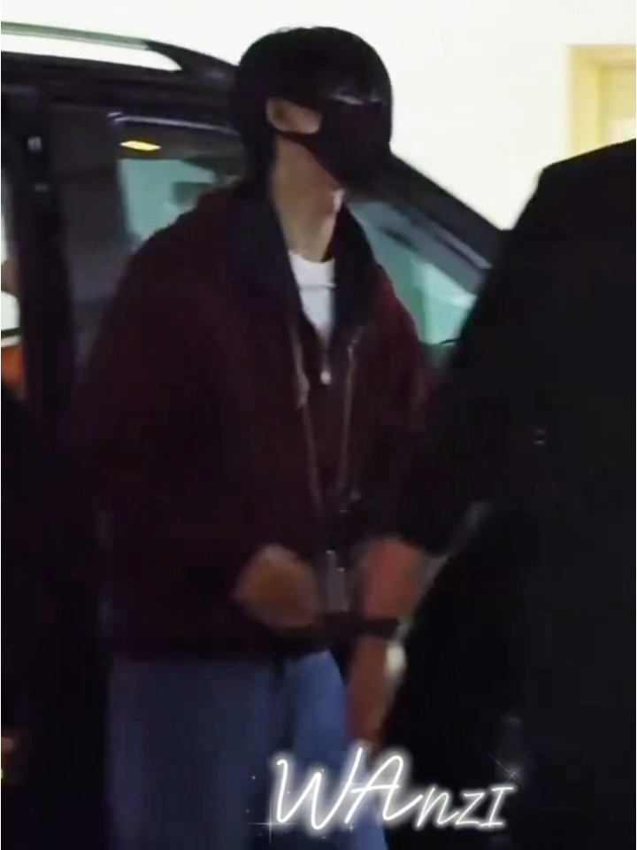 逐玉庆功宴路透张凌赫｜田曦薇｜李卿张凌赫田曦薇参加逐玉庆功宴