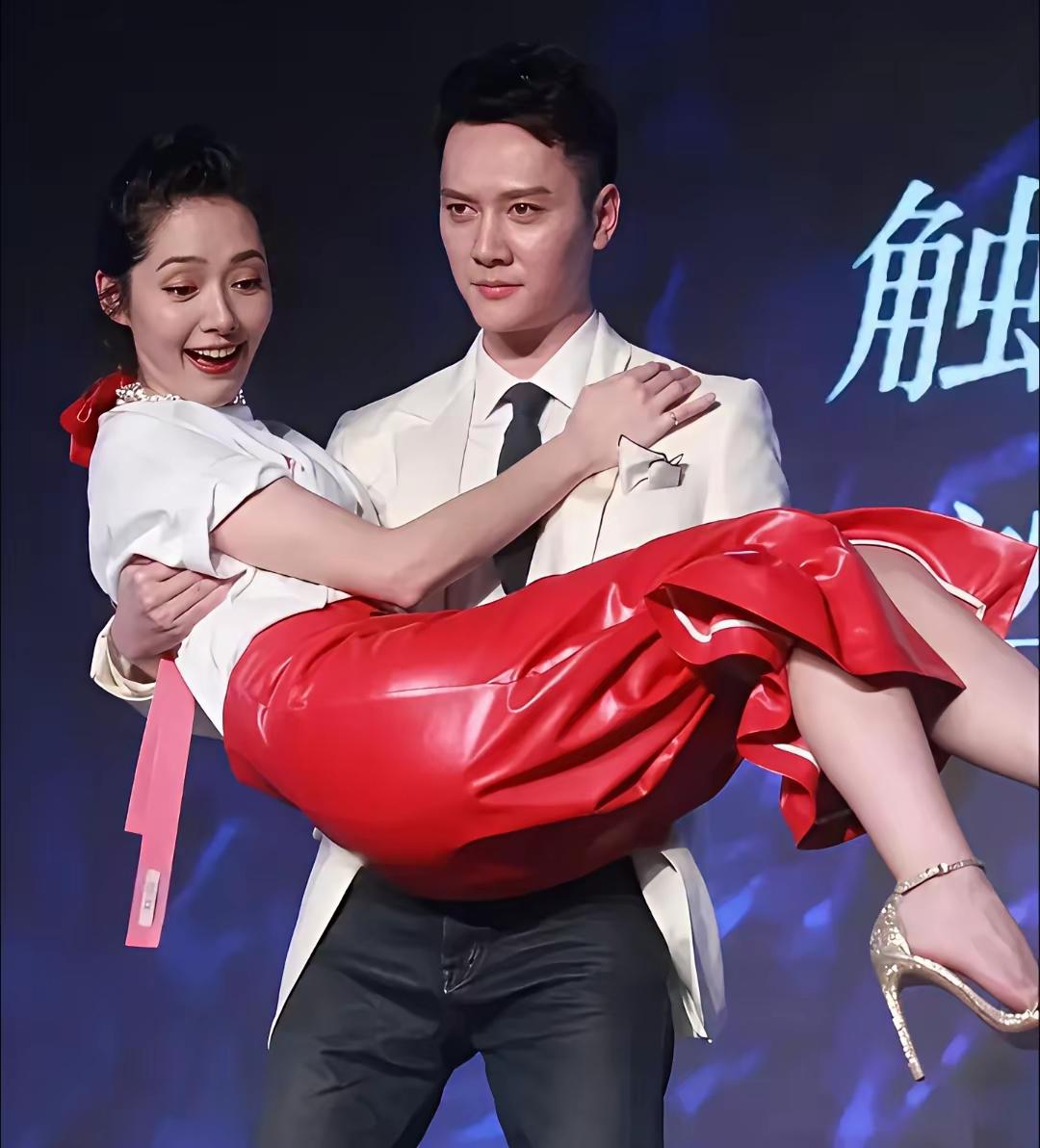 男人力度到，
一个公主抱。
责任挑千斤，
害怕请不要。