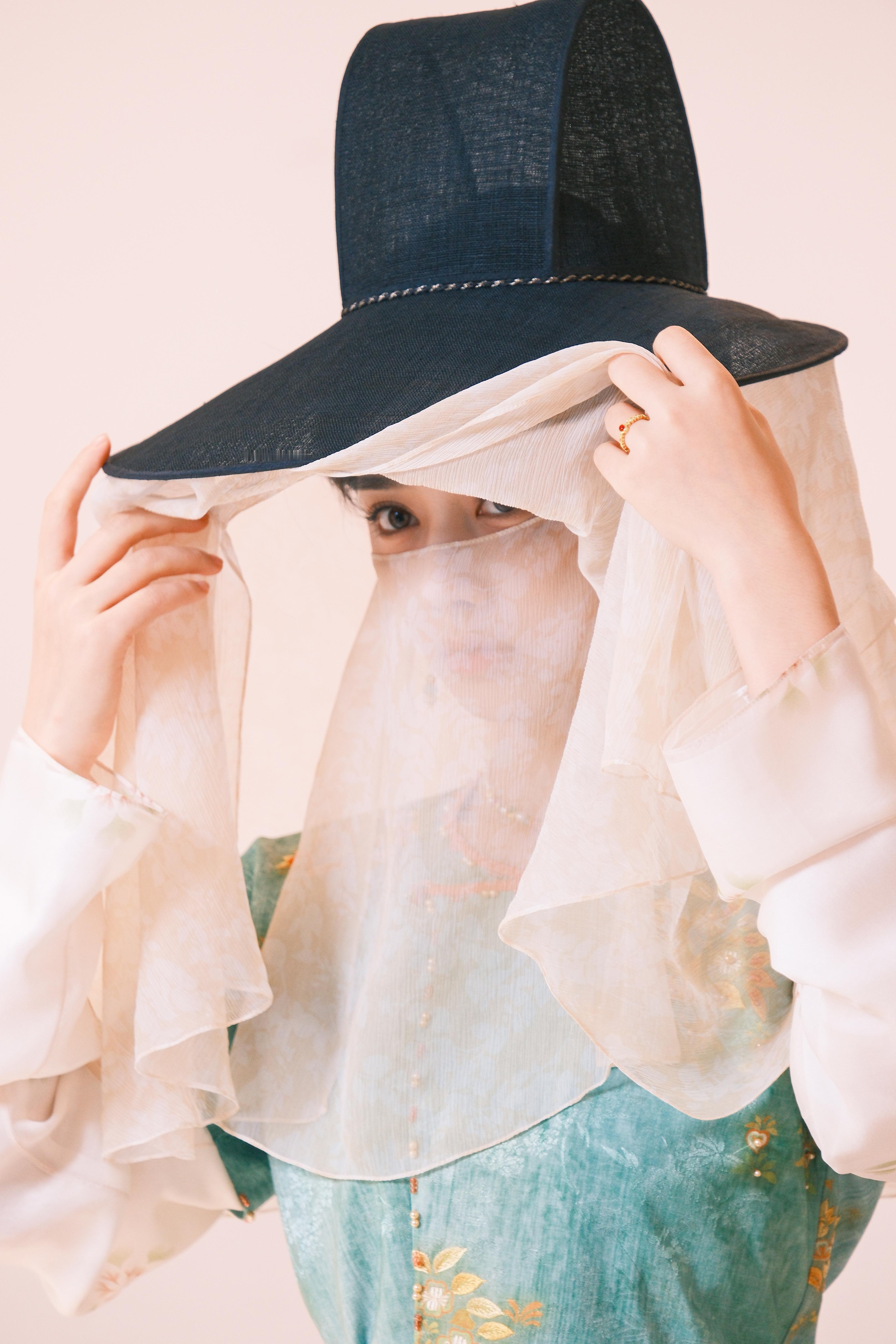 王影璐 《宴遇永安》沈韶光☽ 剧照-绿衣+帷帽【补图】 ​​​