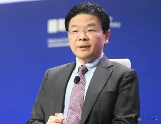 新加坡又开始飘了

针对近日新加坡总理黄循财劝中国要冷静的说法，台湾著名评论员郭