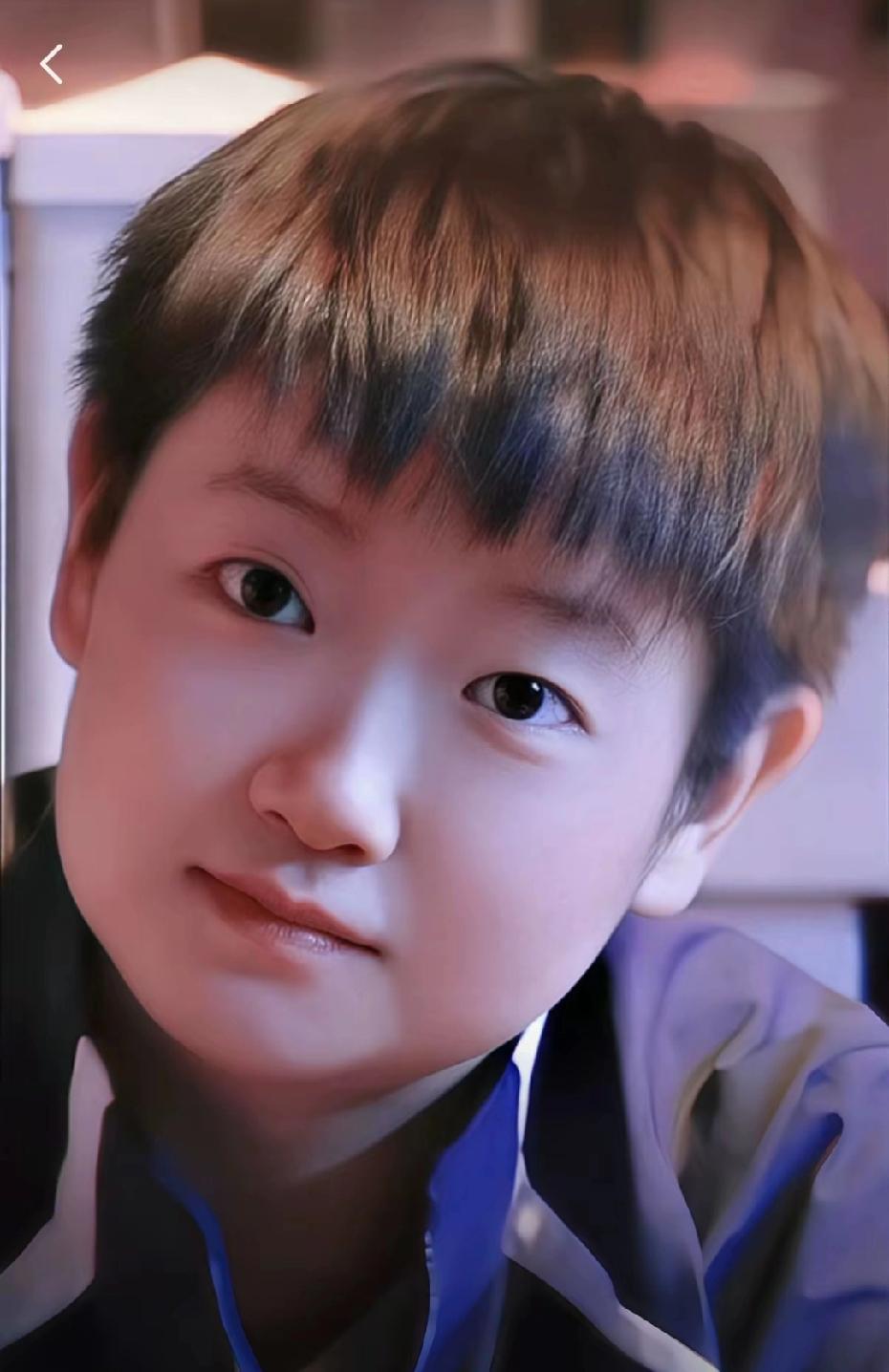 莎莎你不讲武德
你要是这样看着我
我恨不得吧唧，亲你一口
70后的妈妈粉 彻底沦