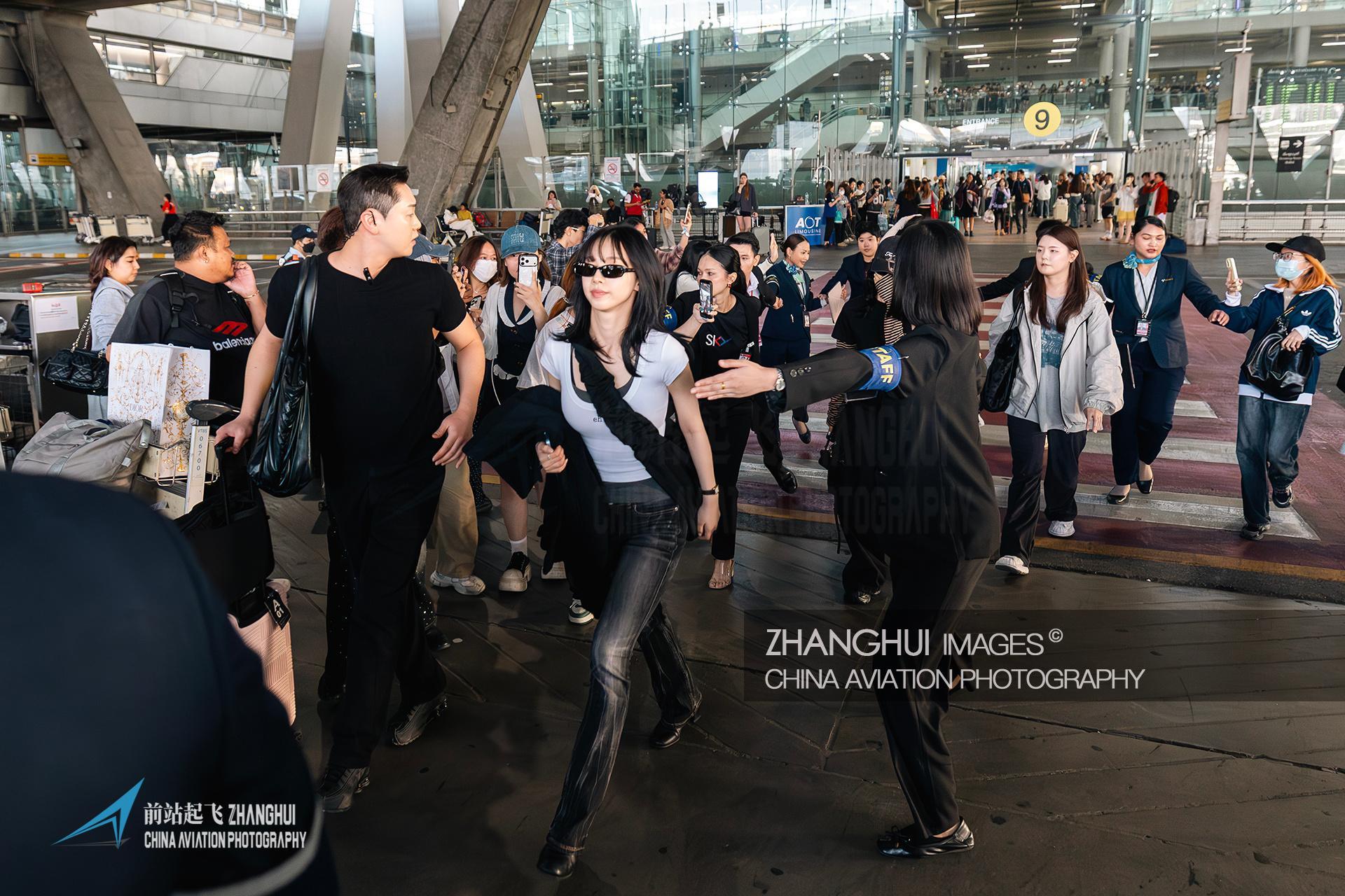 柳智敏所到之处民众竭诚欢迎柳智敏女五一