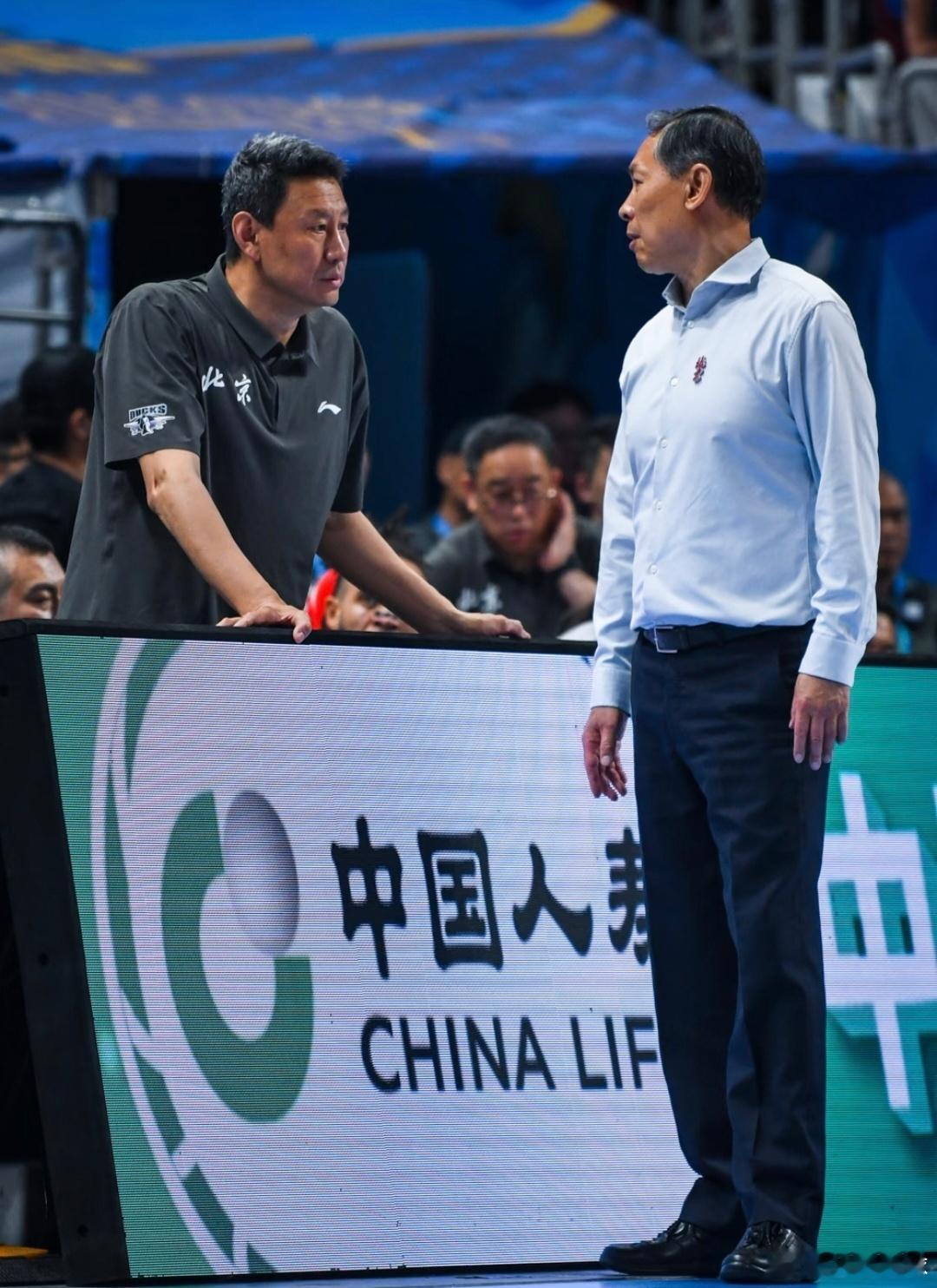 意料之中，李楠指导接替许利民成为北京男篮新任主教练，许指导执教首钢的这两年，率队