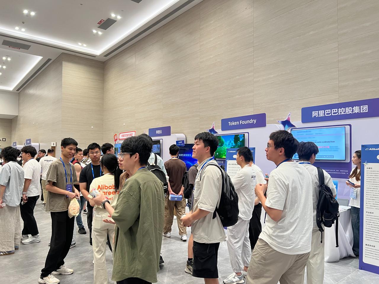 西方可能都没注意到，一个现象正在中国发生，风向已经悄然开始变了！

日本《朝日新